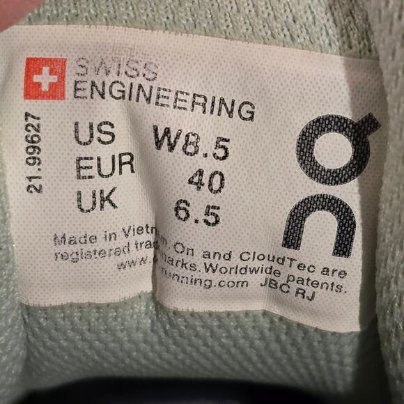 On Cloud Women's Cloudflyer Running Shoes Blk/Mint/Wht, Size 8.5 - Picture 7 of 7